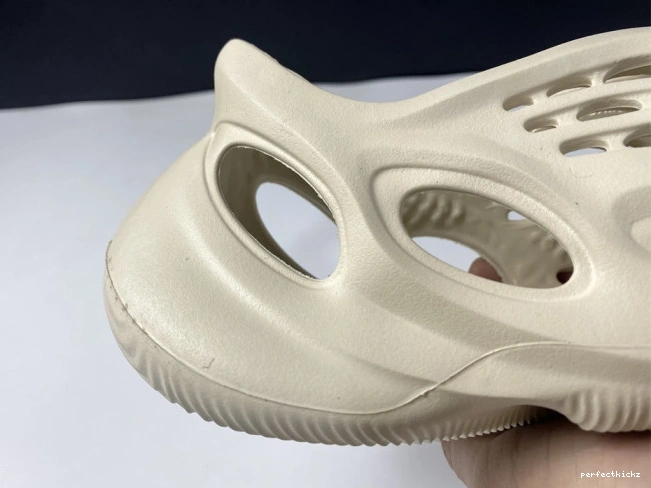 RNNR Yeezy Foam FY4567 Adidas Sand 0815